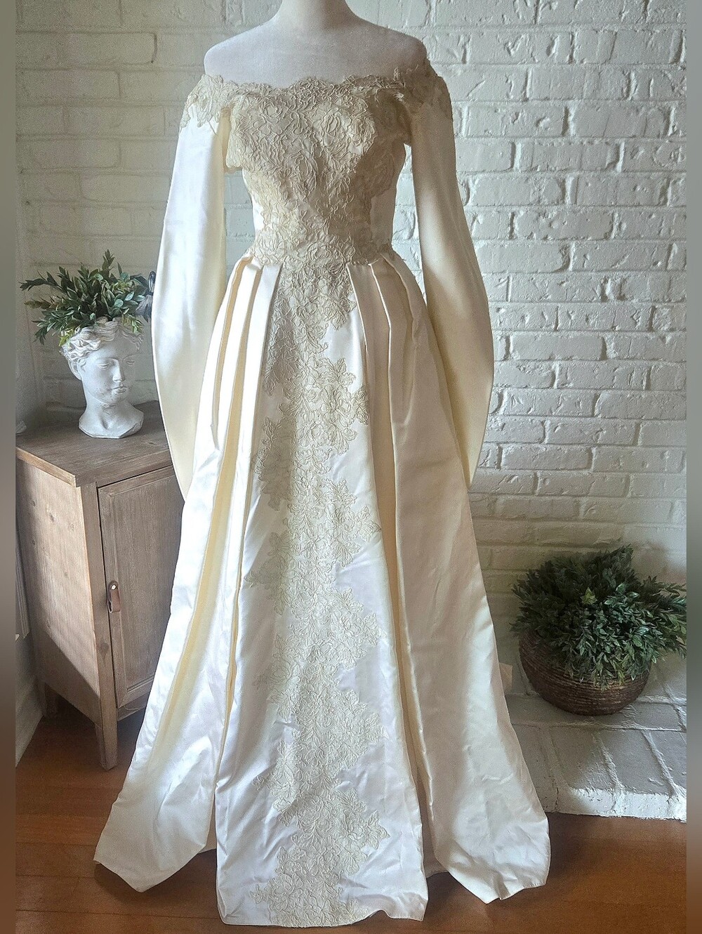 Vtg 80s Silk Cotton Satin Lace Wedding Gown, 50s, Romantic, S